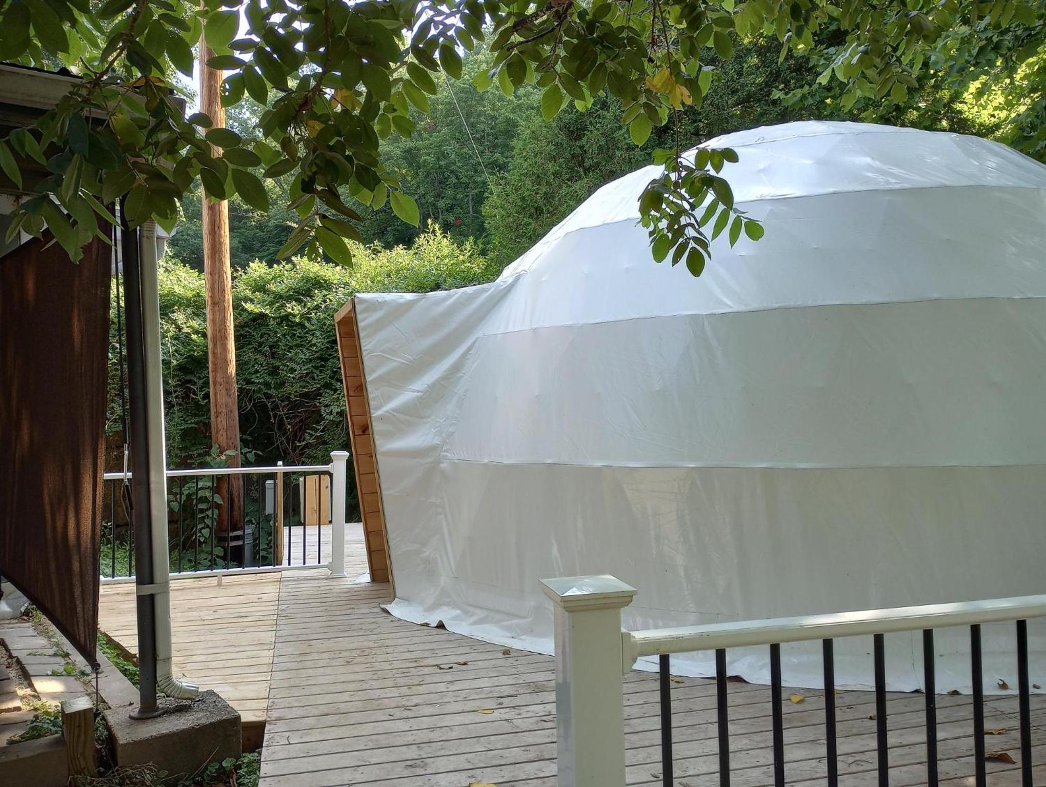 GlampOut Resort - Elk River view 4