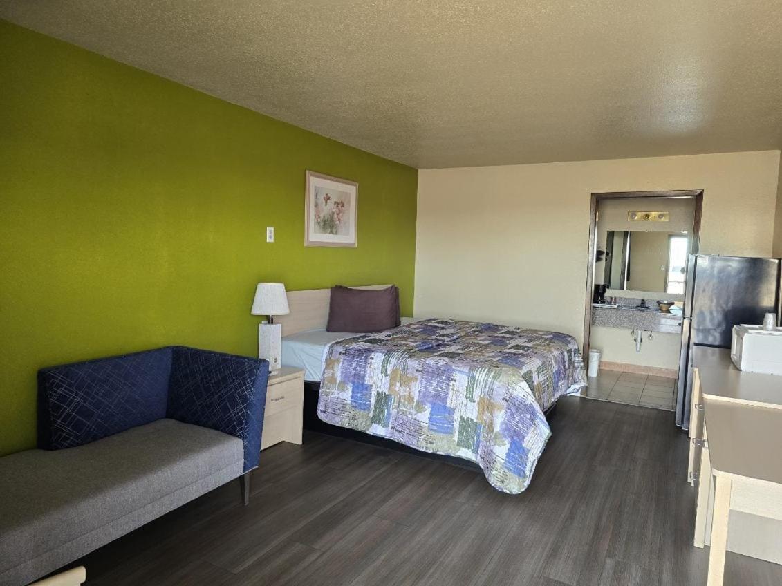 Lodge USA Motel view 5