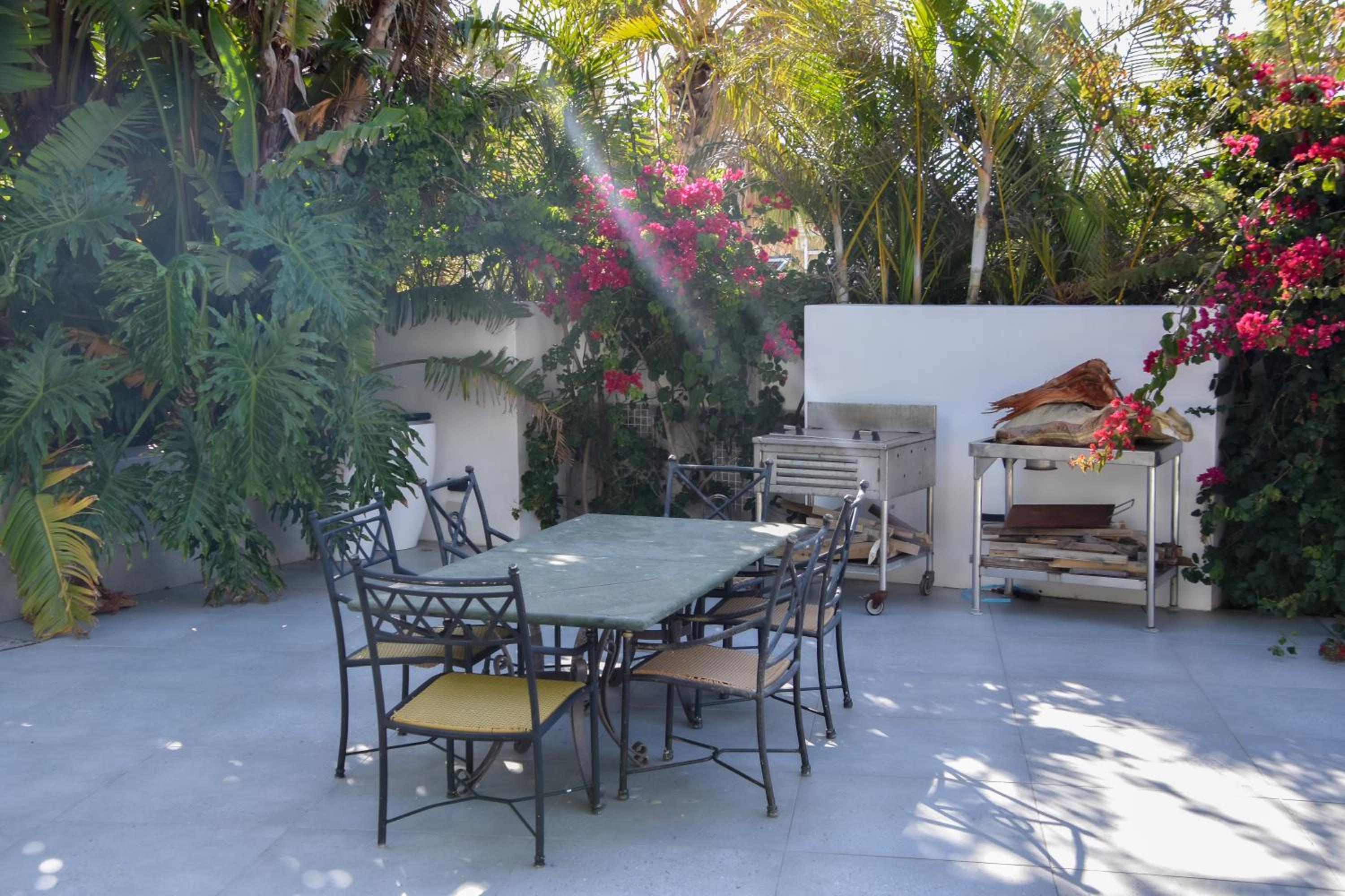 Posh Spot Gold Unit beautiful Beach View Apartment Sleeps 2 view 4