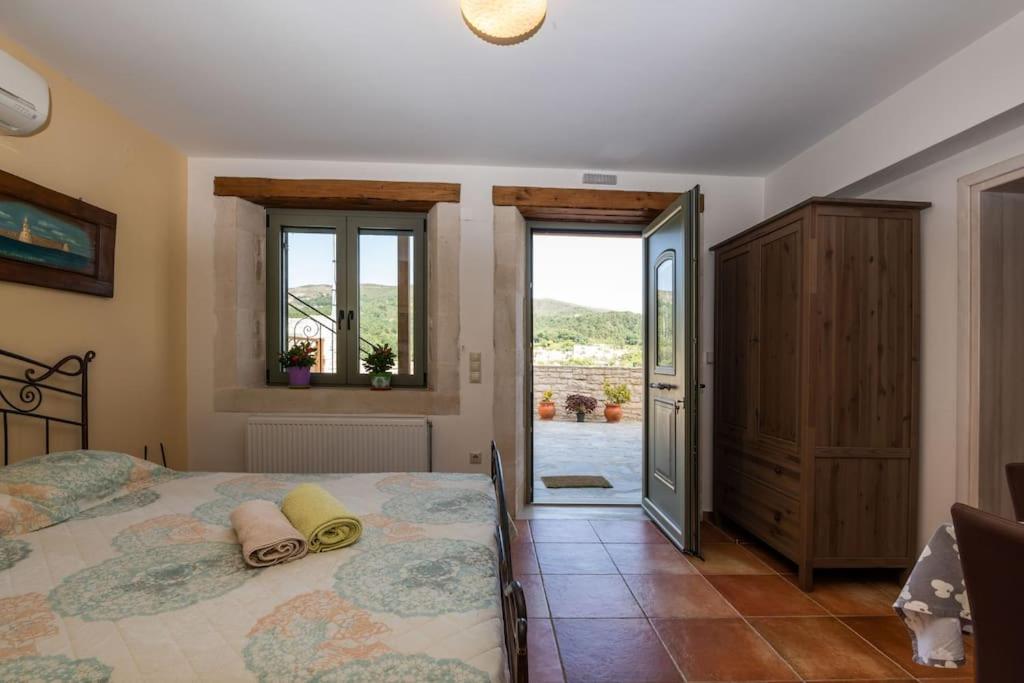 Quiet stone house near Plakias view 4
