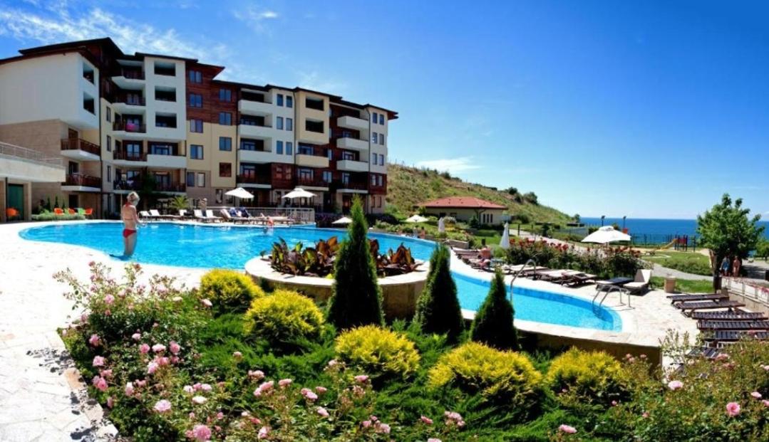 Apartament Paradise Place in the Garden of Eden by the Beach