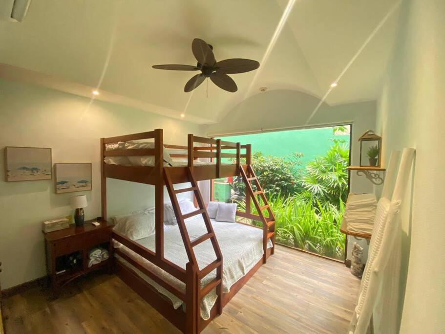 Casa n' Casa Your Own Private Tropical Paradise!