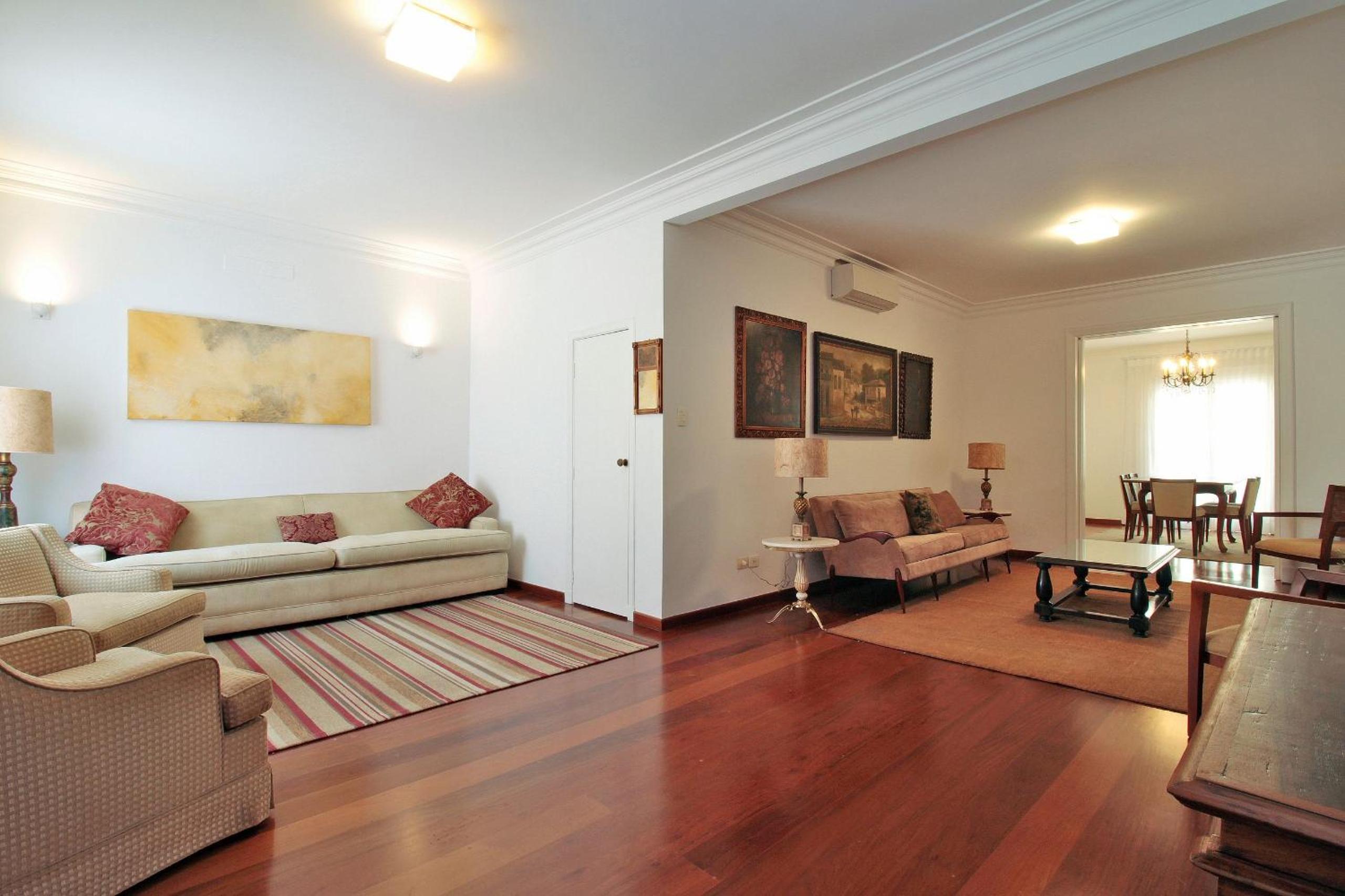 Classic SP House in High End Neighborhood
