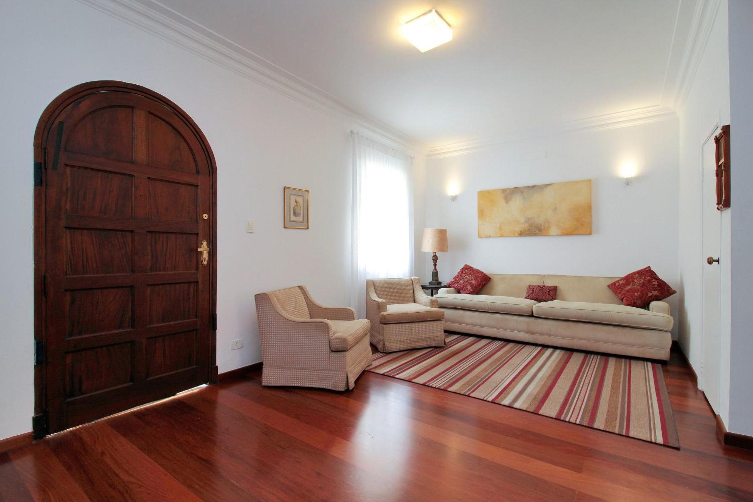 Classic SP House in High End Neighborhood