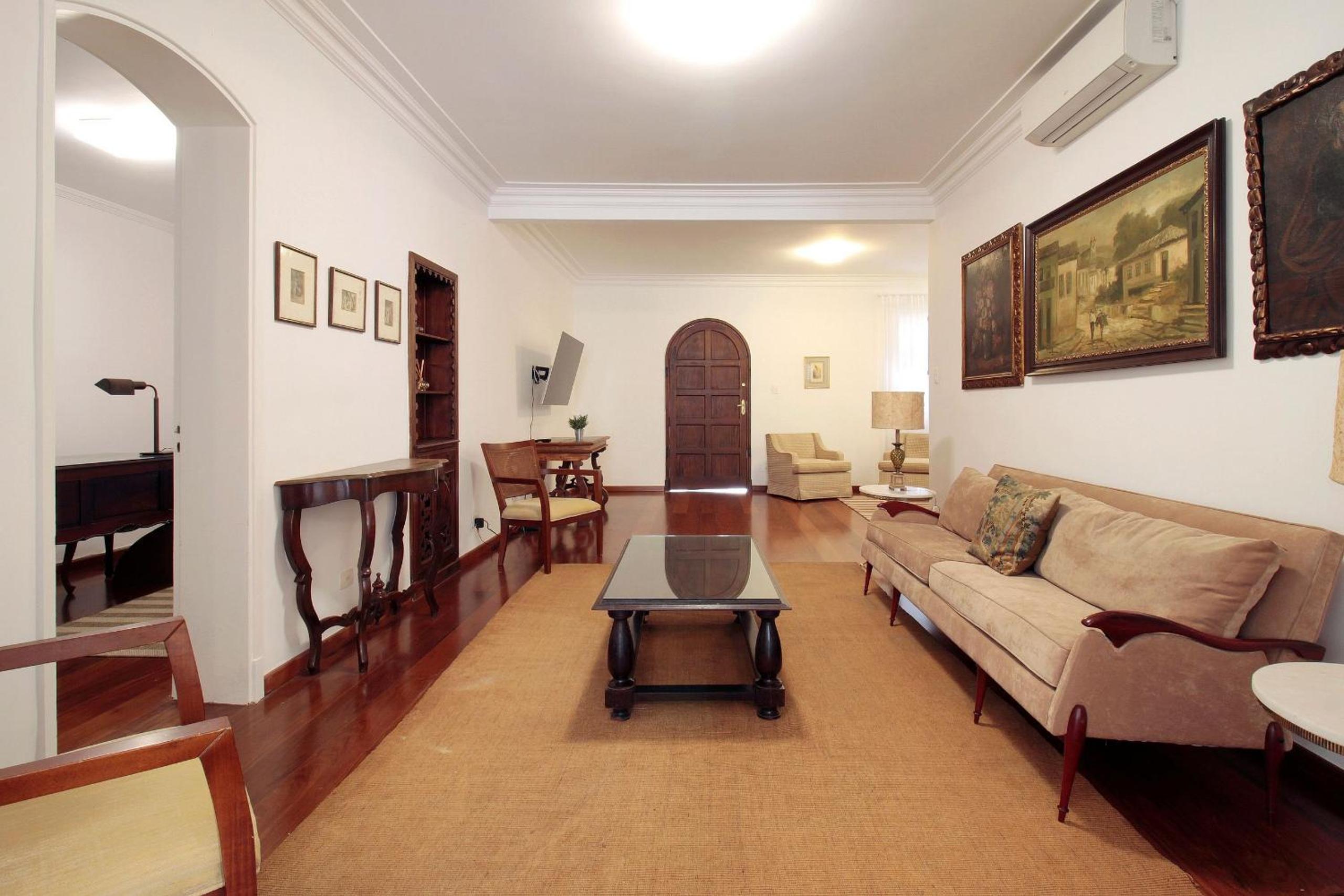 Classic SP House in High End Neighborhood