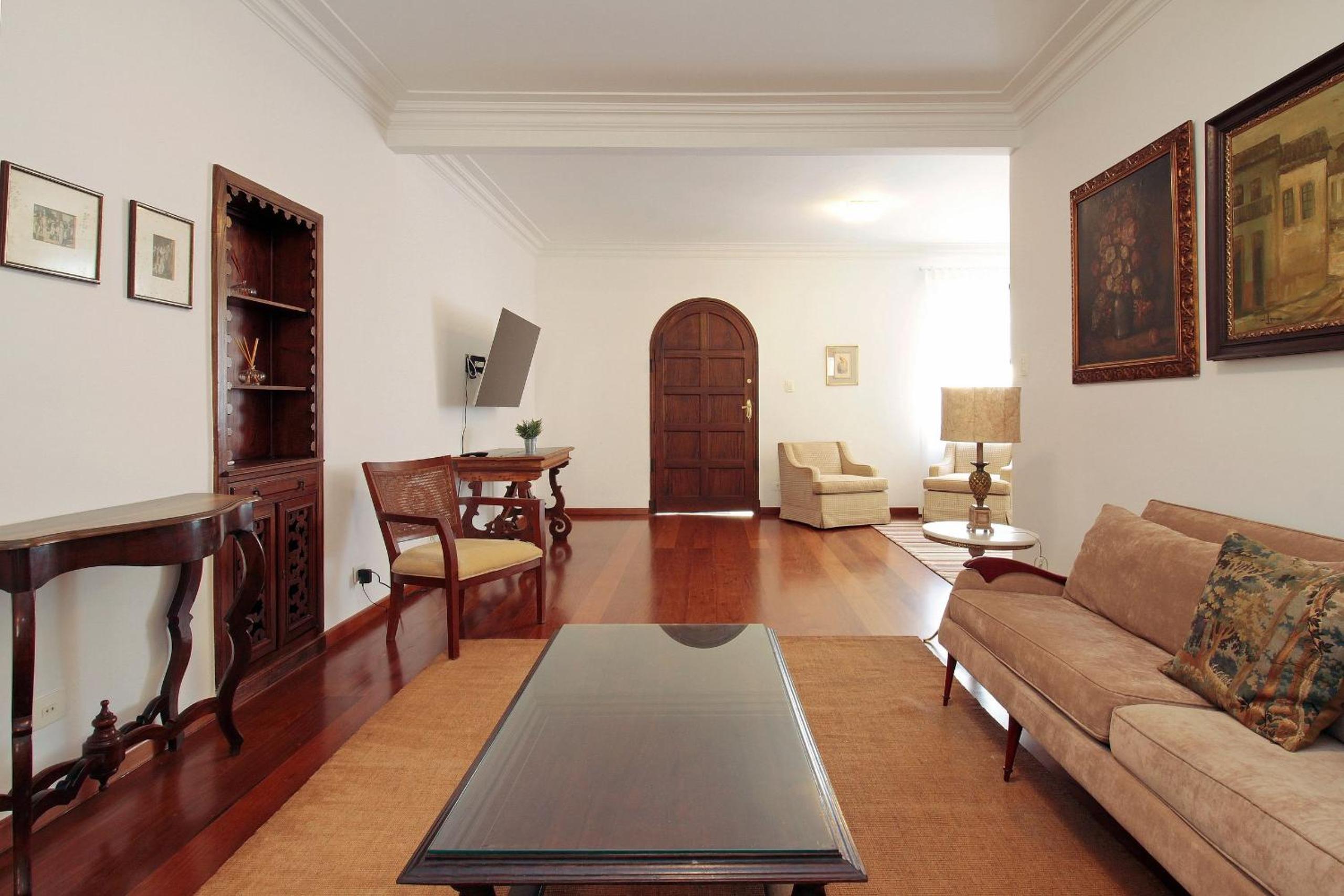 Classic SP House in High End Neighborhood