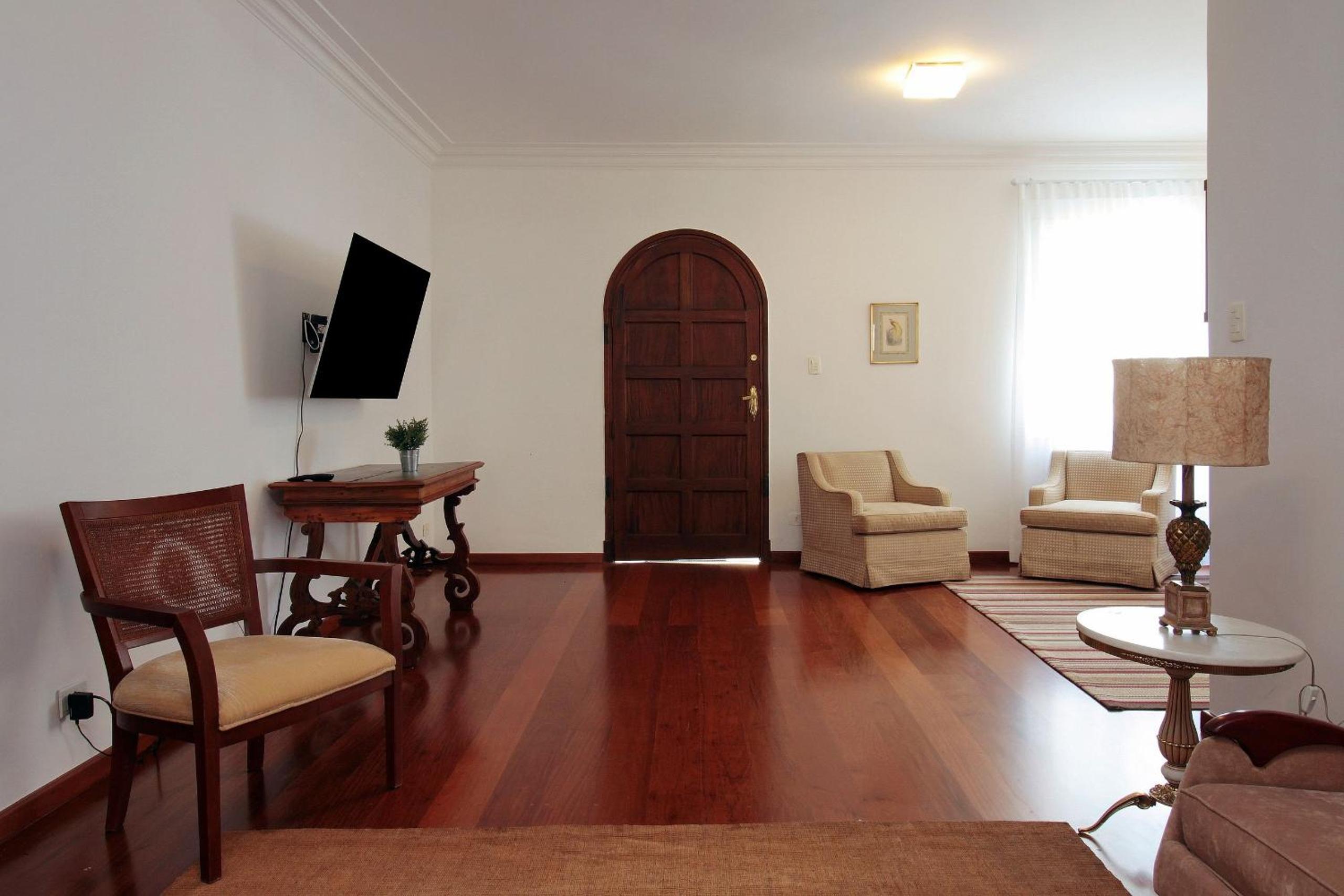 Classic SP House in High End Neighborhood