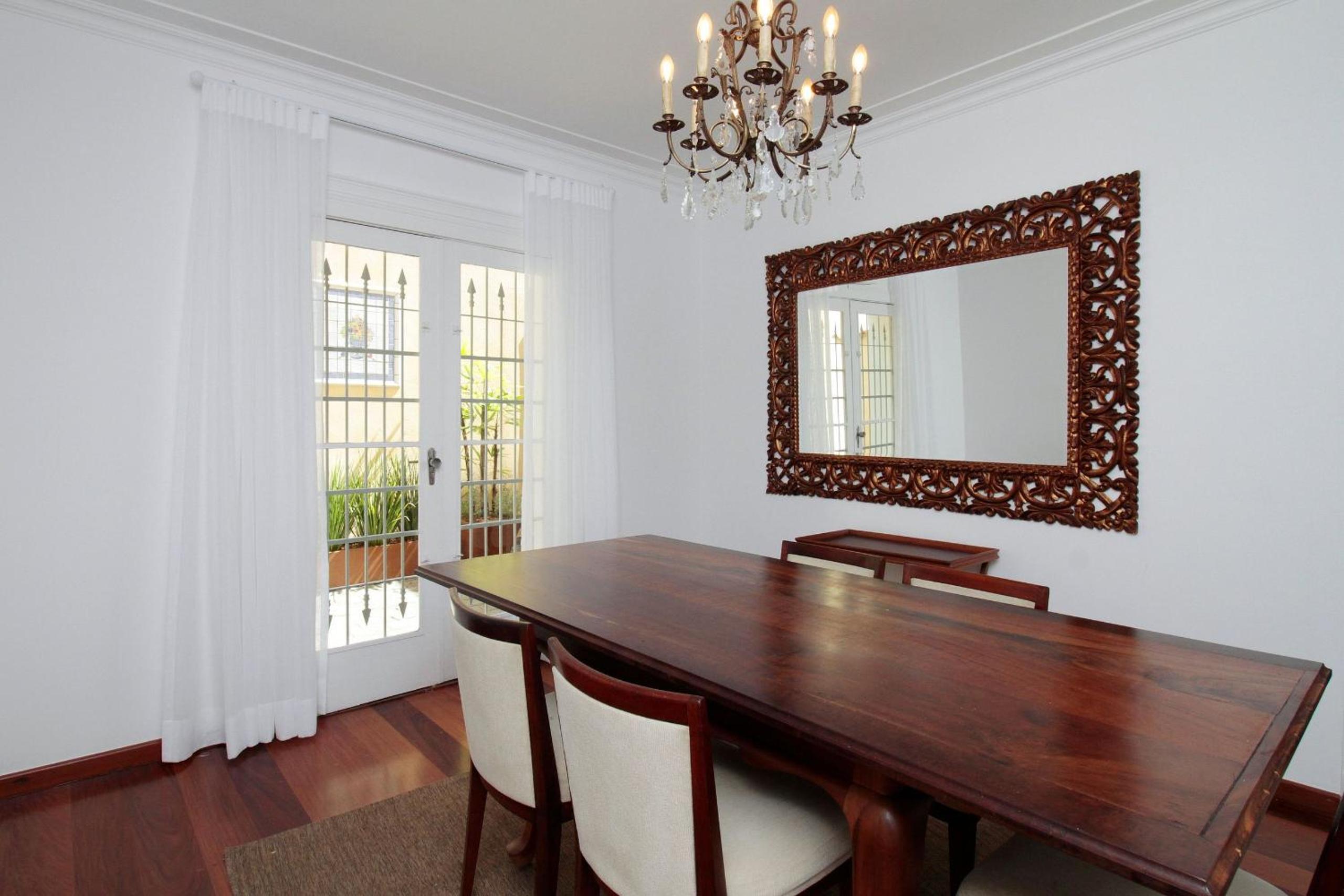 Classic SP House in High End Neighborhood