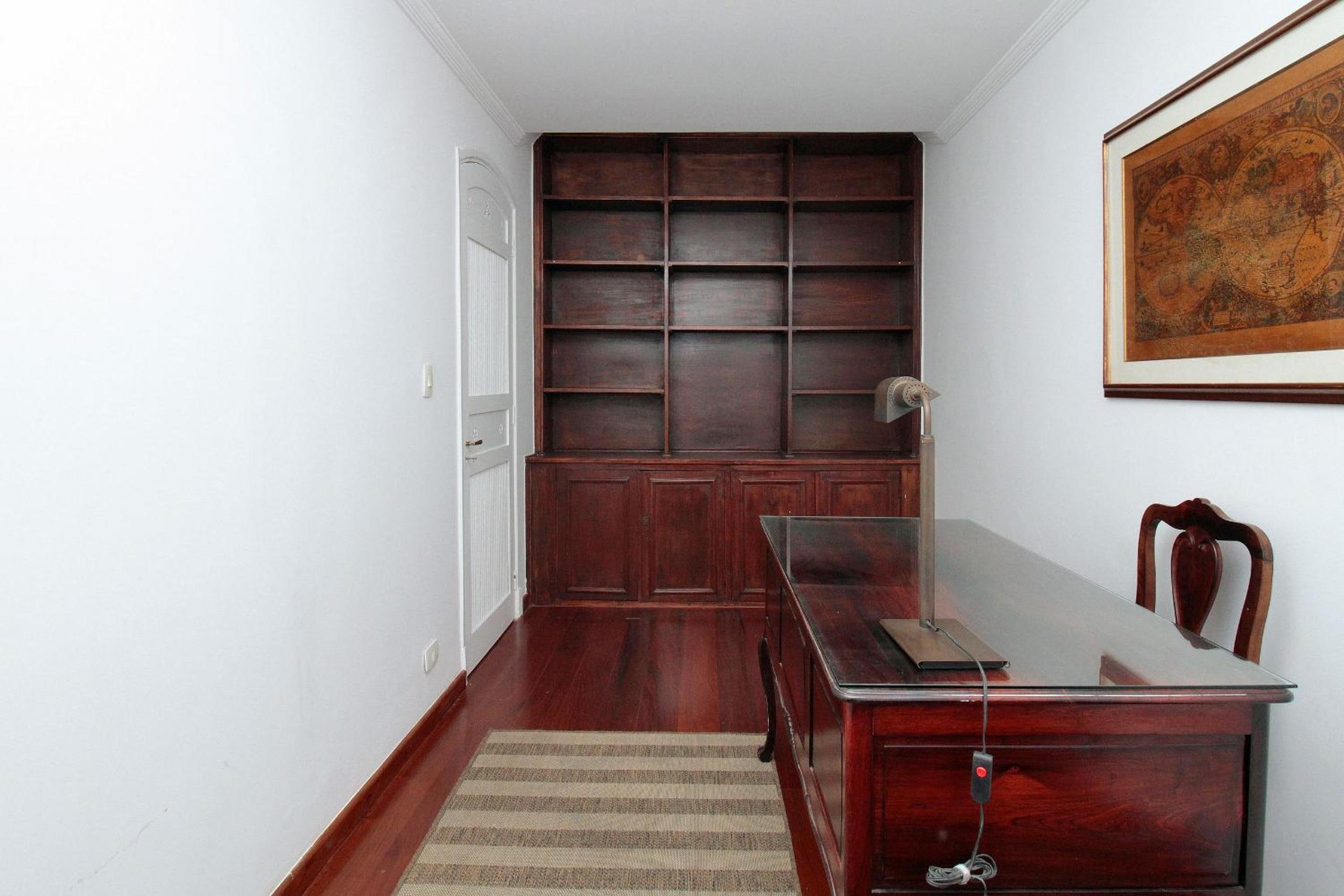 Classic SP House in High End Neighborhood