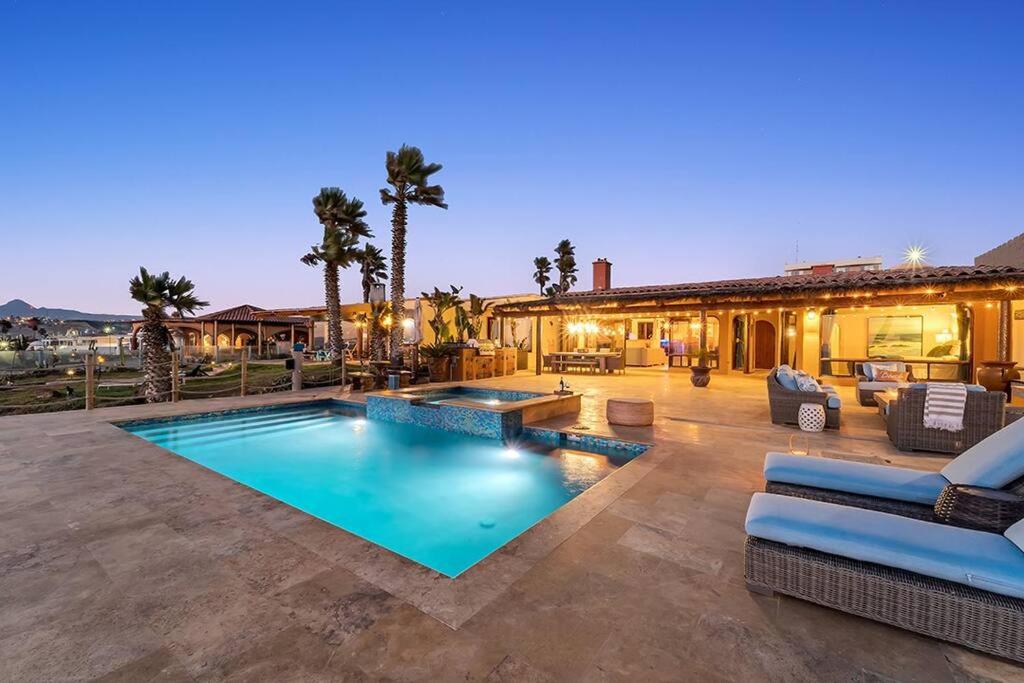 Stunning Luxury Ocean-Front Casa with Pool & Spa