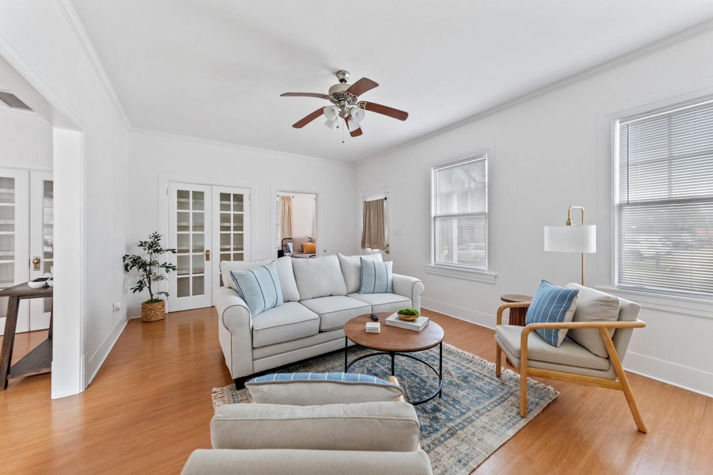 Large Groups Welcome - 2 Homes Next Door view 2