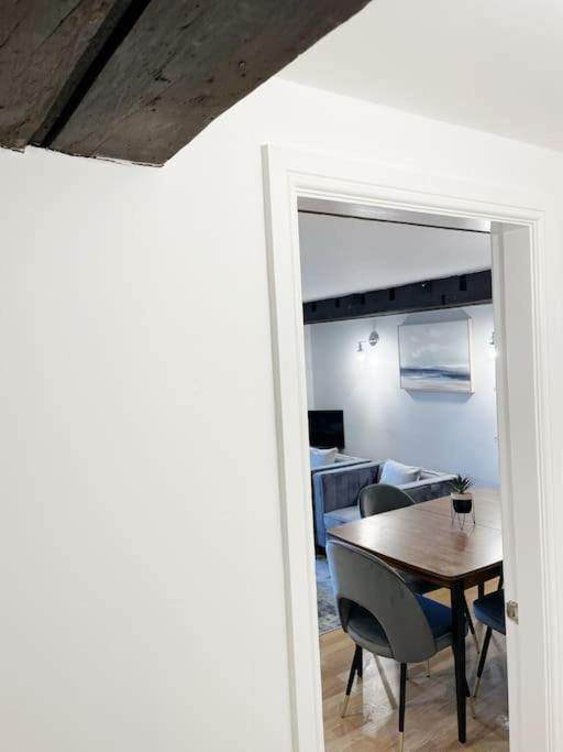 Riverside Apartment - York
