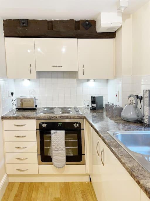 Riverside Apartment - York