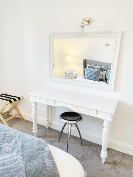 Riverside Apartment - York