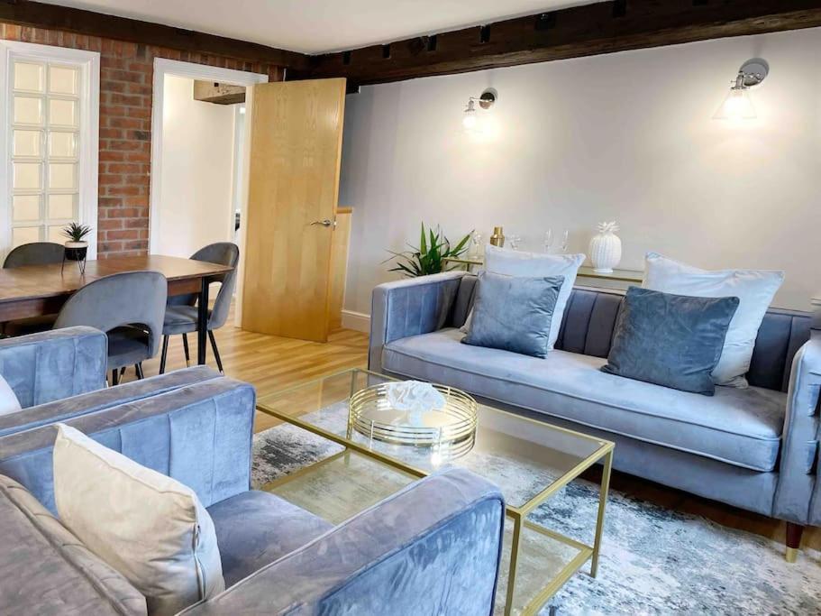 Riverside Apartment - York