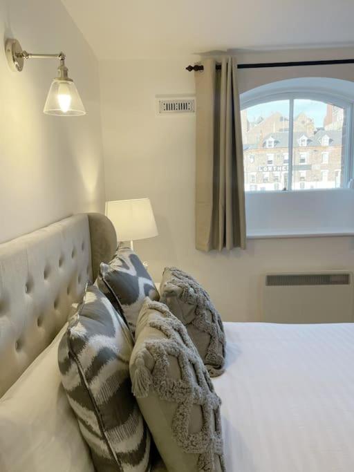 Riverside Apartment - York