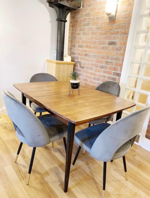Riverside Apartment - York