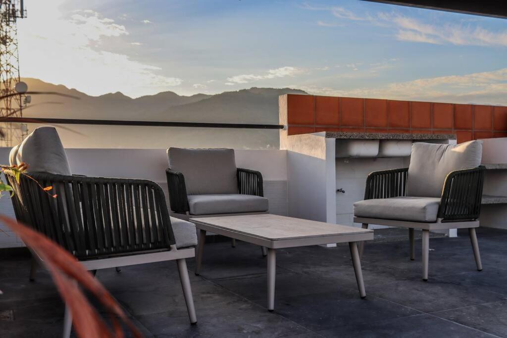 Torre Catalina. Ultra-Modern Versalles Getaway view 3