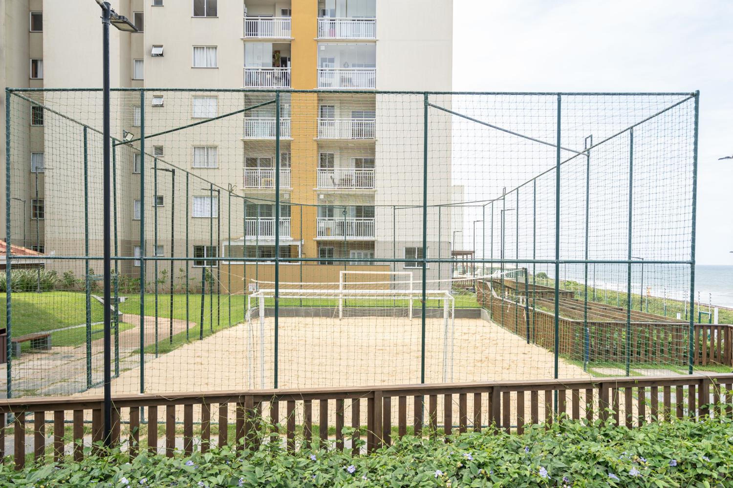 Aptos completos com vista mar pé na areia em Barra Velha em condomínio Resort com Spa, Piscina, quadra de futebol, Sala de jogos, brinquedoteca, Complexo c