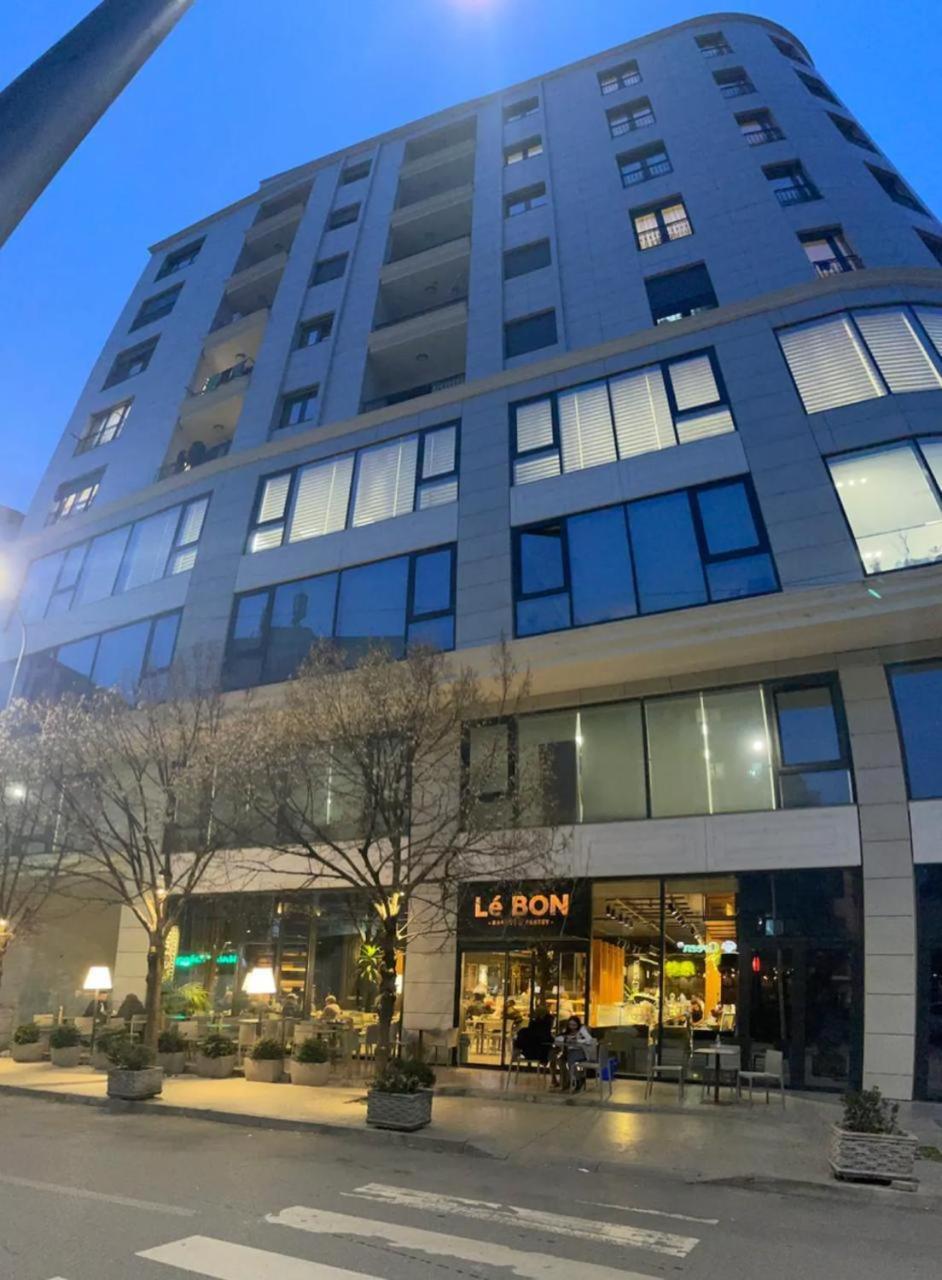 Simplicity Center Apartment