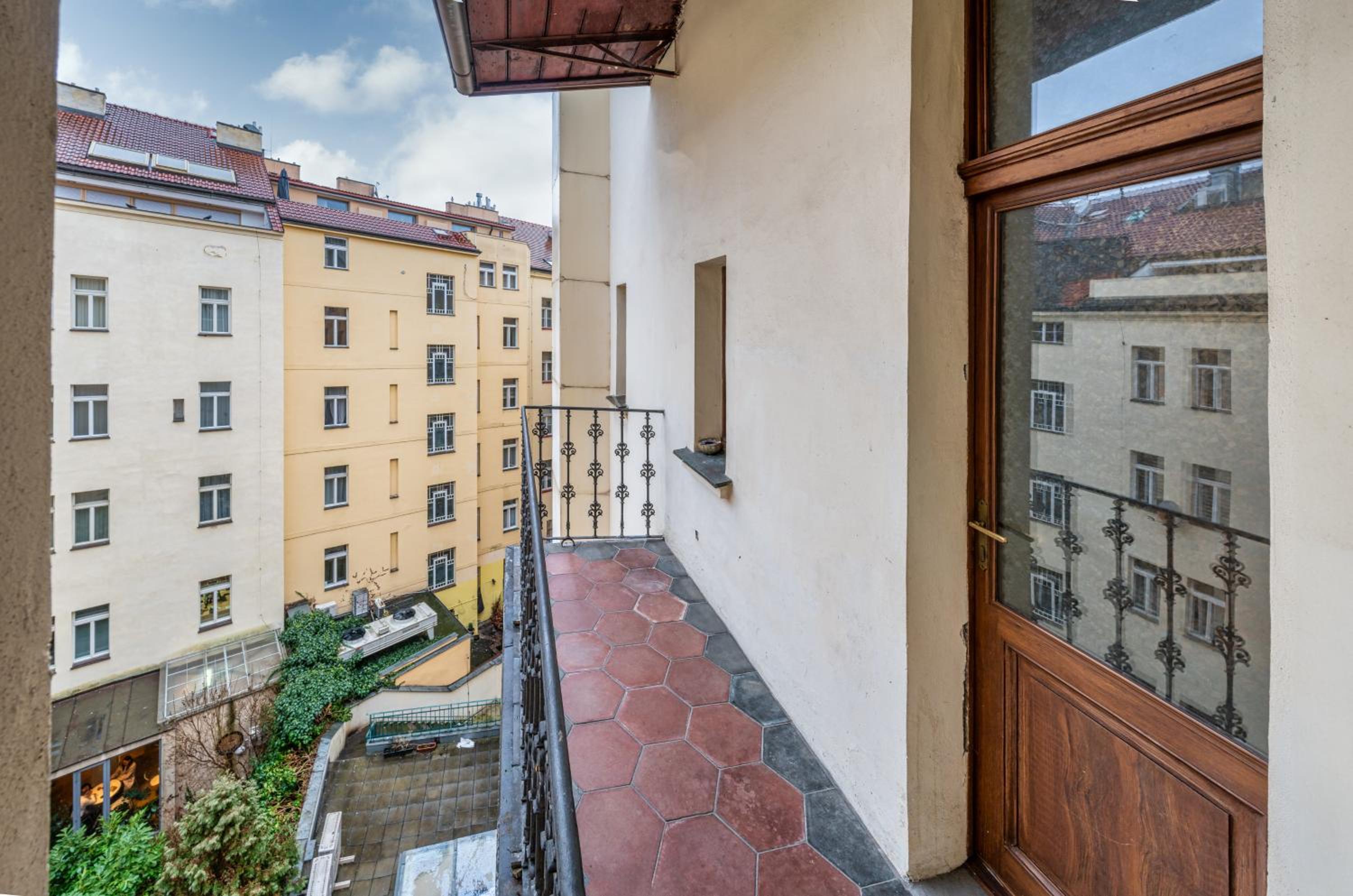 Art House Apartments by Adrez
