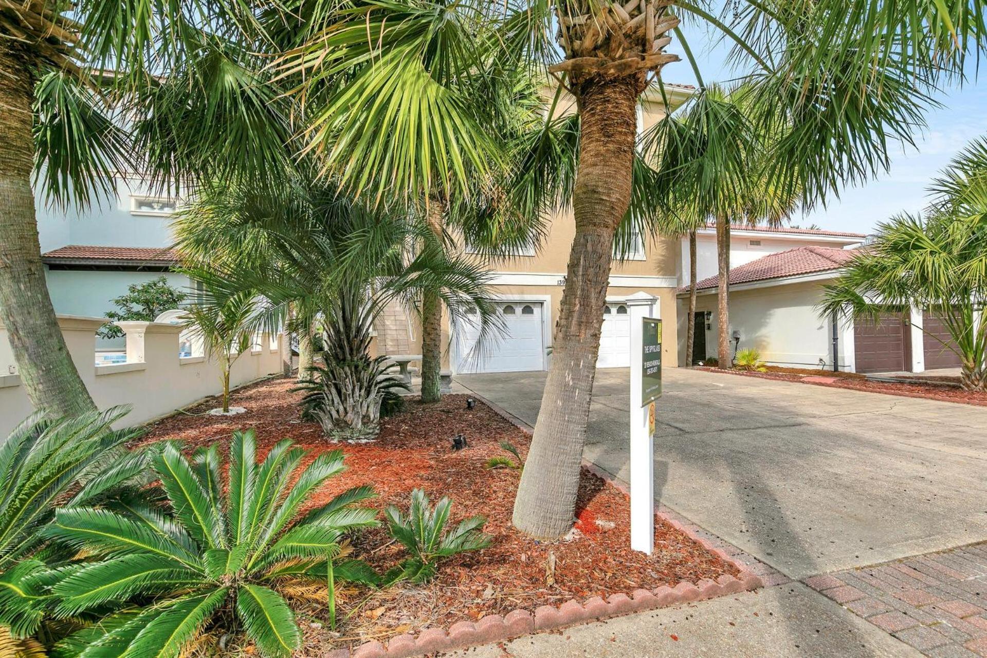 The Spyglass a 5 bed 3 bath house that sleeps 14 and just 67 steps from the beach view 4