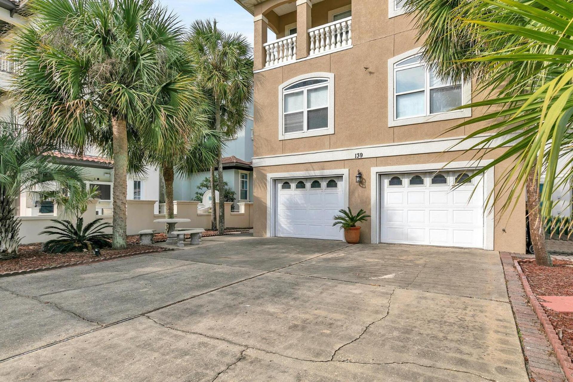 The Spyglass a 5 bed 3 bath house that sleeps 14 and just 67 steps from the beach view 5