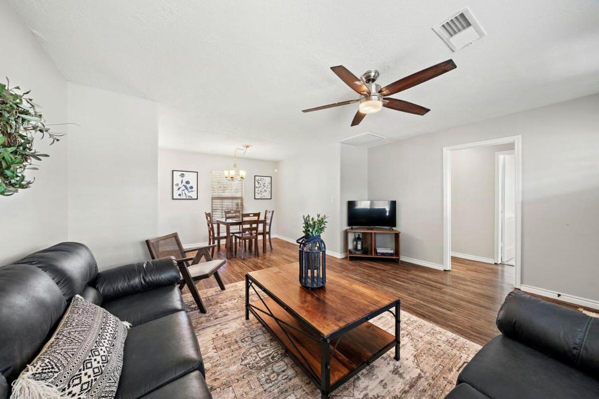 3 bedroom 1 bath WiFi Large back yard with BBQ pit view 4