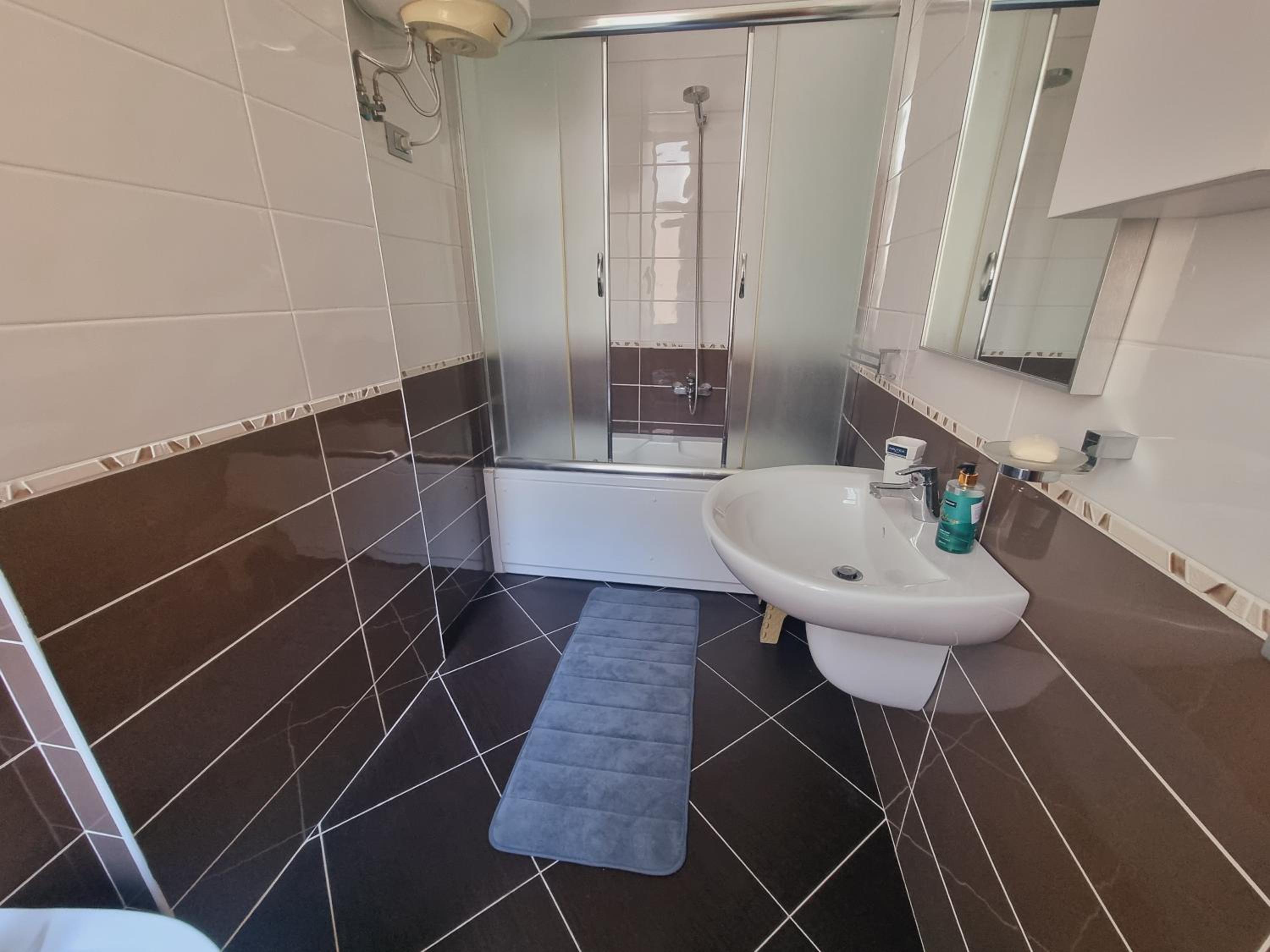 Orion Central Apartment photo 4