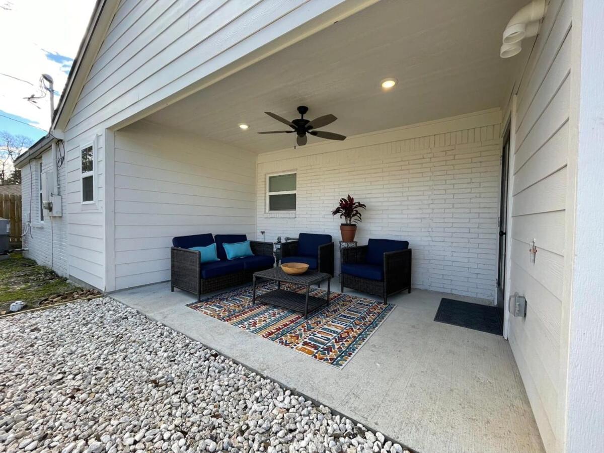 Arcade Covered Patio Sleep 10 3 Bedroom 2 Bath Game Room view 2