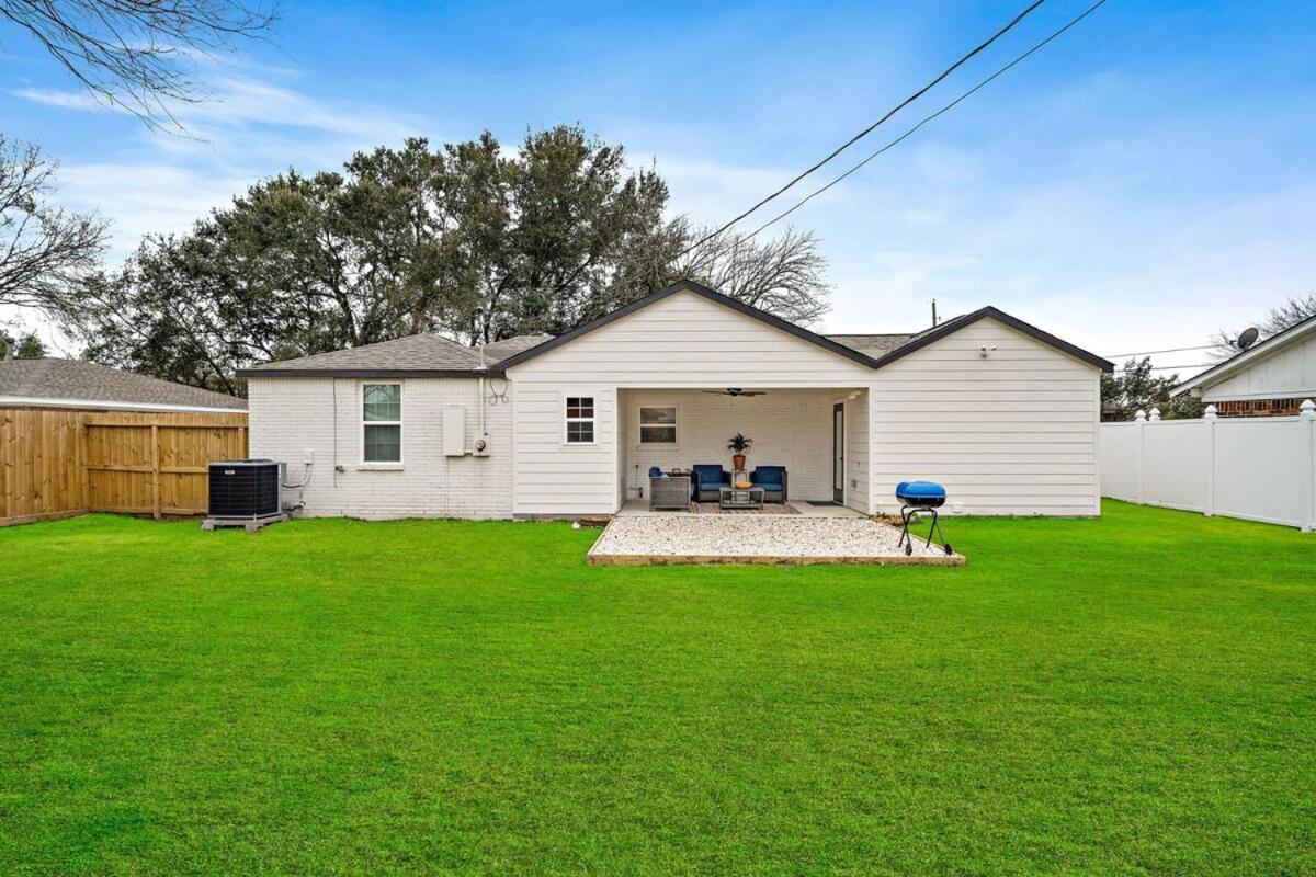 Arcade Covered Patio Sleep 10 3 Bedroom 2 Bath Game Room view 5
