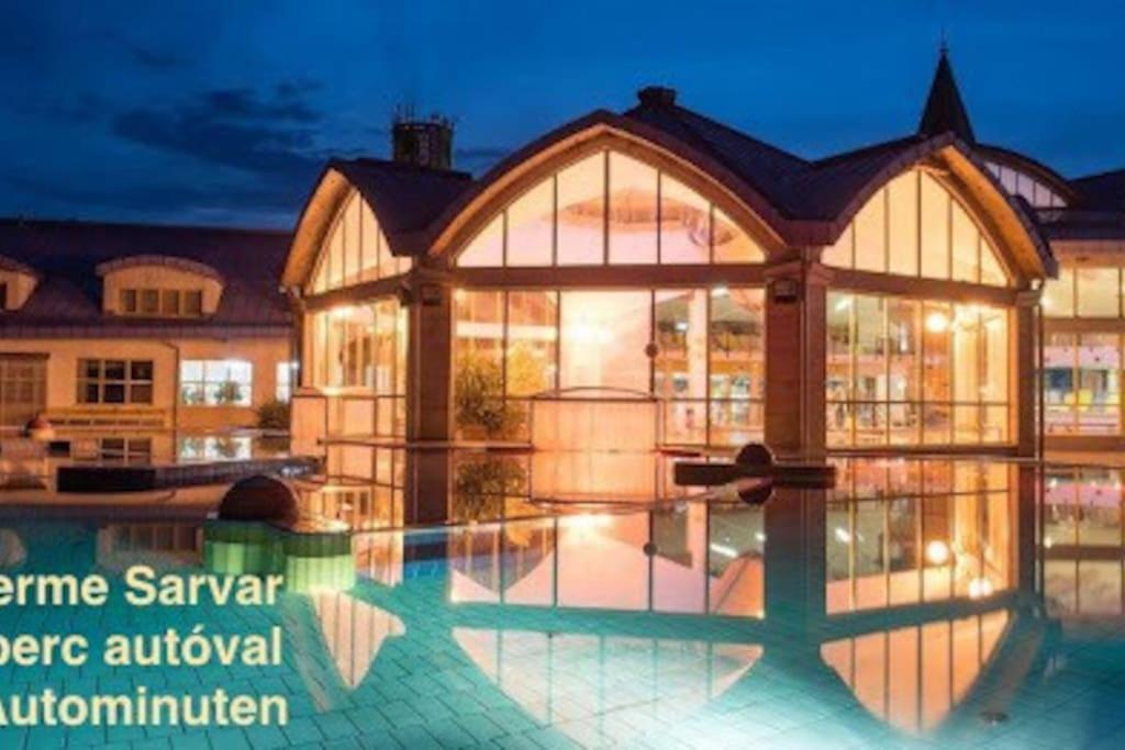 Charmantes Arkadenhaus mit großem Garten
