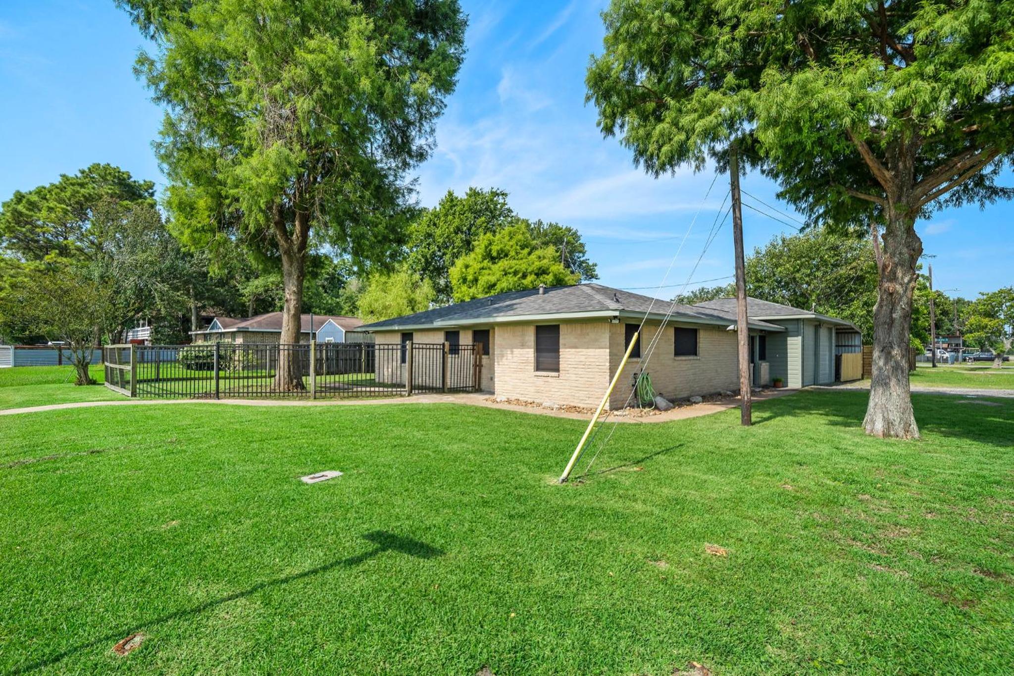 Secluded Home El Jardin Beach high speed internet Arcade Close to Kemah & NASA 5 STAR SUPER HOST