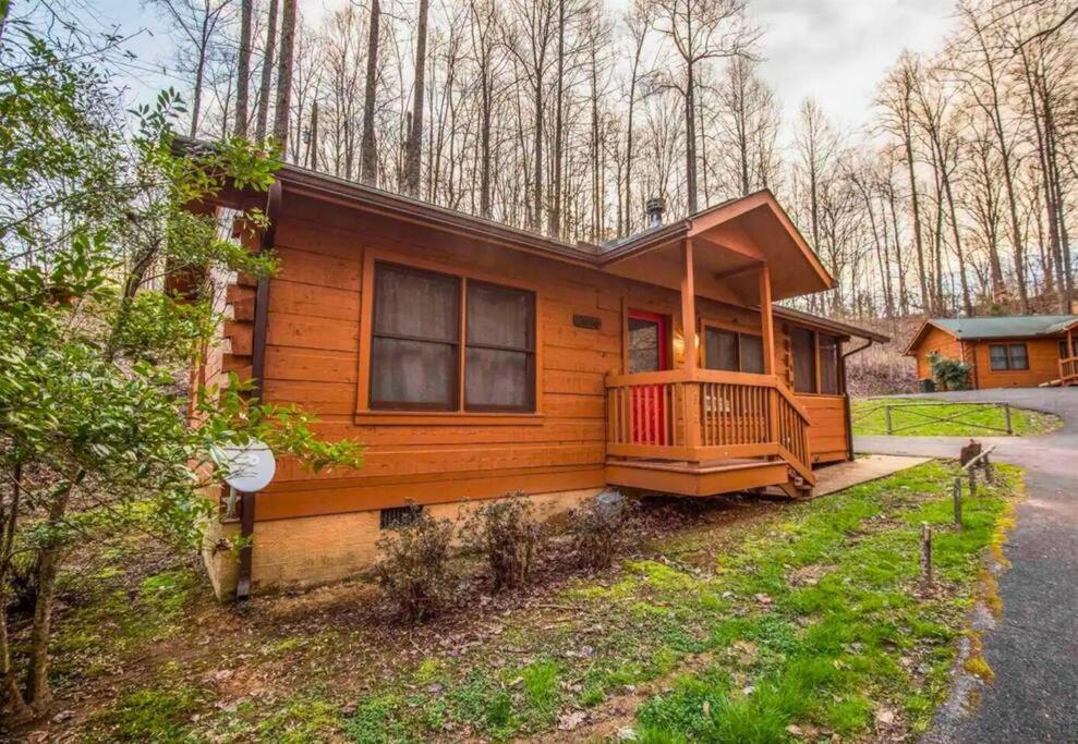 Fox Den, Romantic Cabin, Hot Tub, WiFi, Fireplace view 3