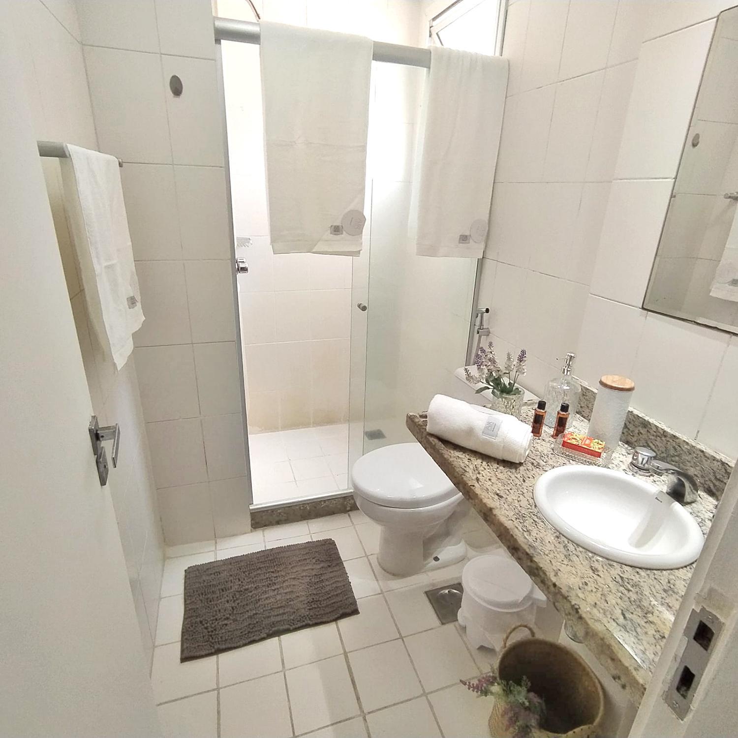 Charmoso Apartamento na Barra da Tijuca próximo ao Riocentro, com piscina e estacionamento