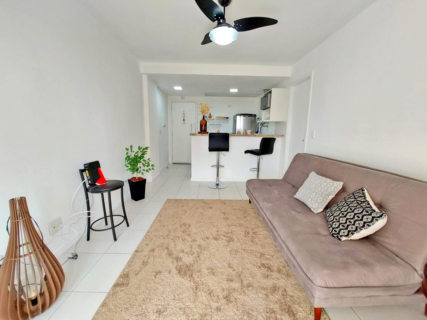 Charmoso Apartamento na Barra da Tijuca próximo ao Riocentro, com piscina e estacionamento