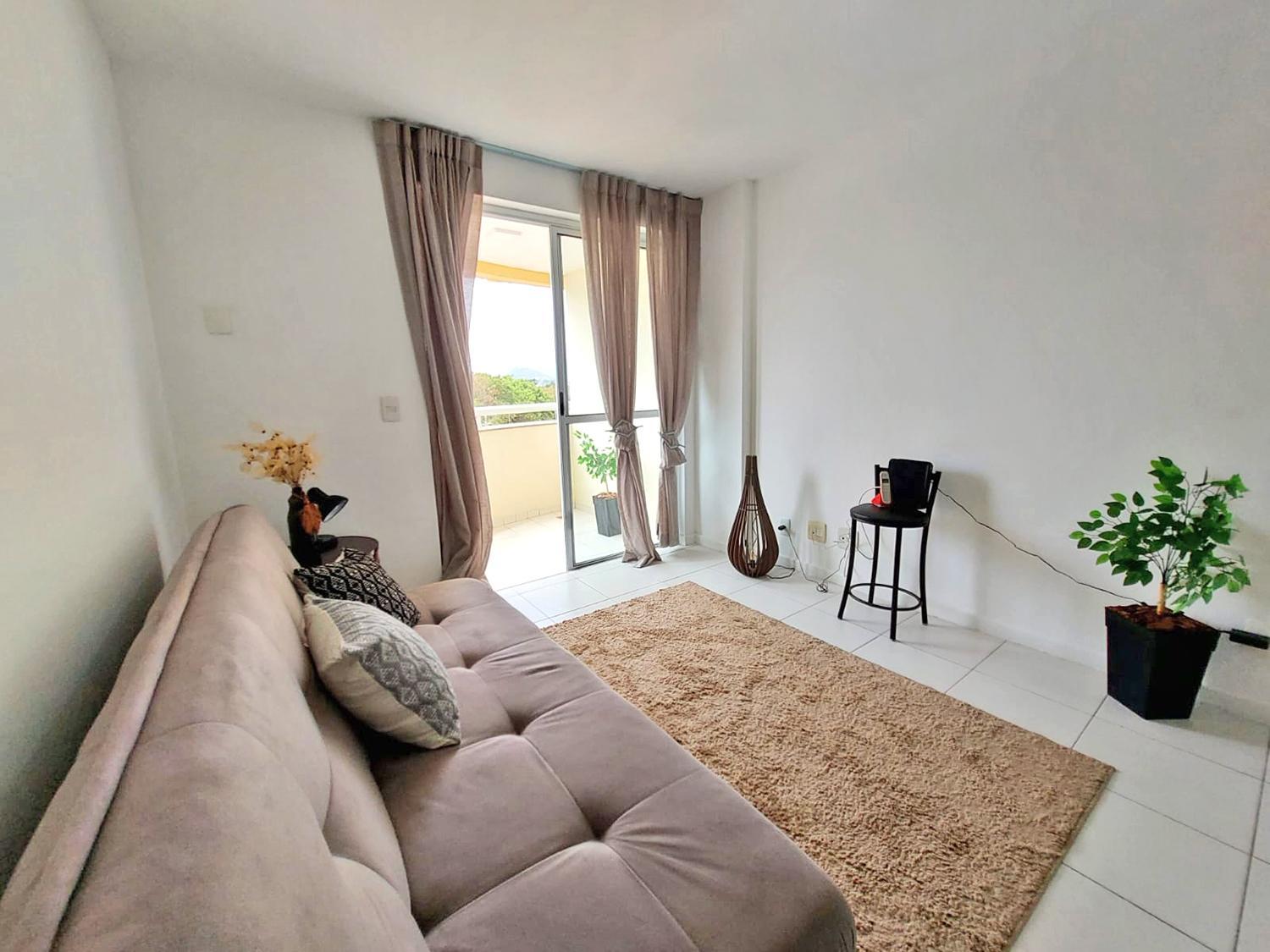 Charmoso Apartamento na Barra da Tijuca próximo ao Riocentro, com piscina e estacionamento