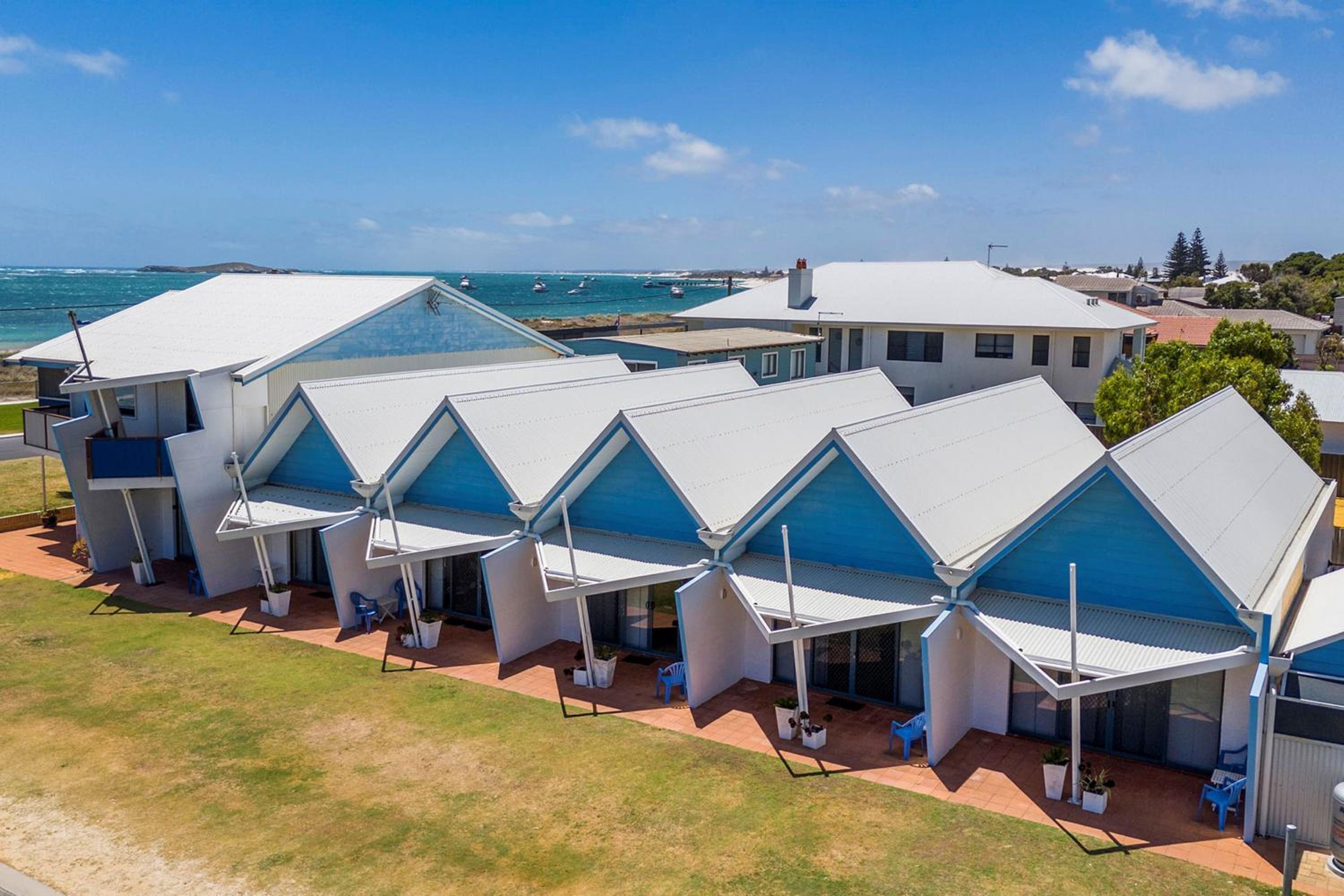 Windsurfer Beach Chalet 5