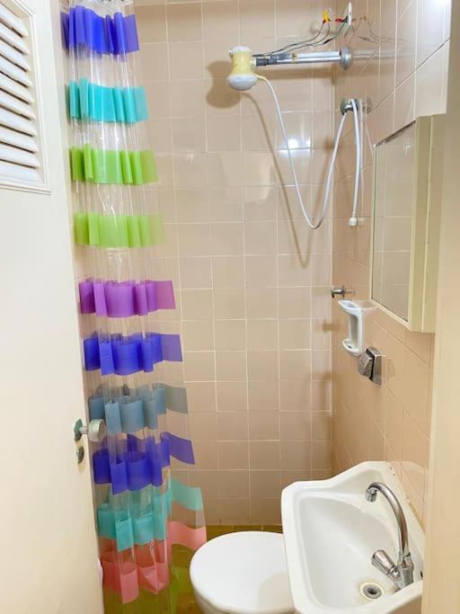 Apartamento a 01 quadra da praia da Enseada