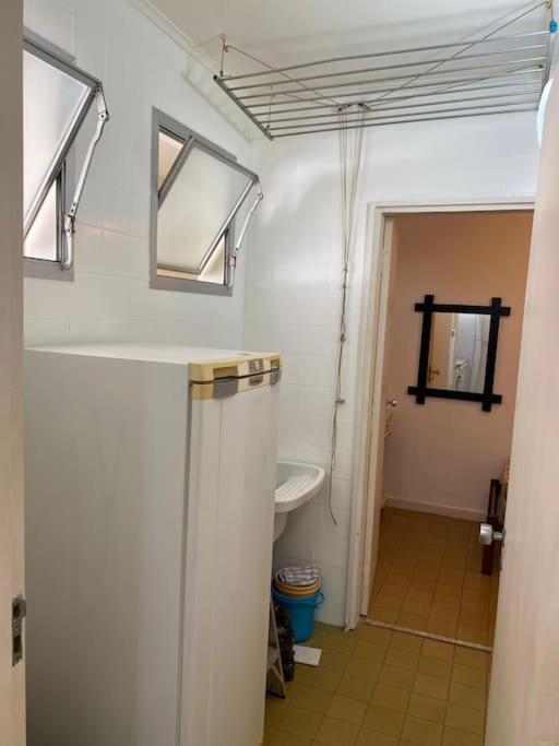 Apartamento a 01 quadra da praia da Enseada