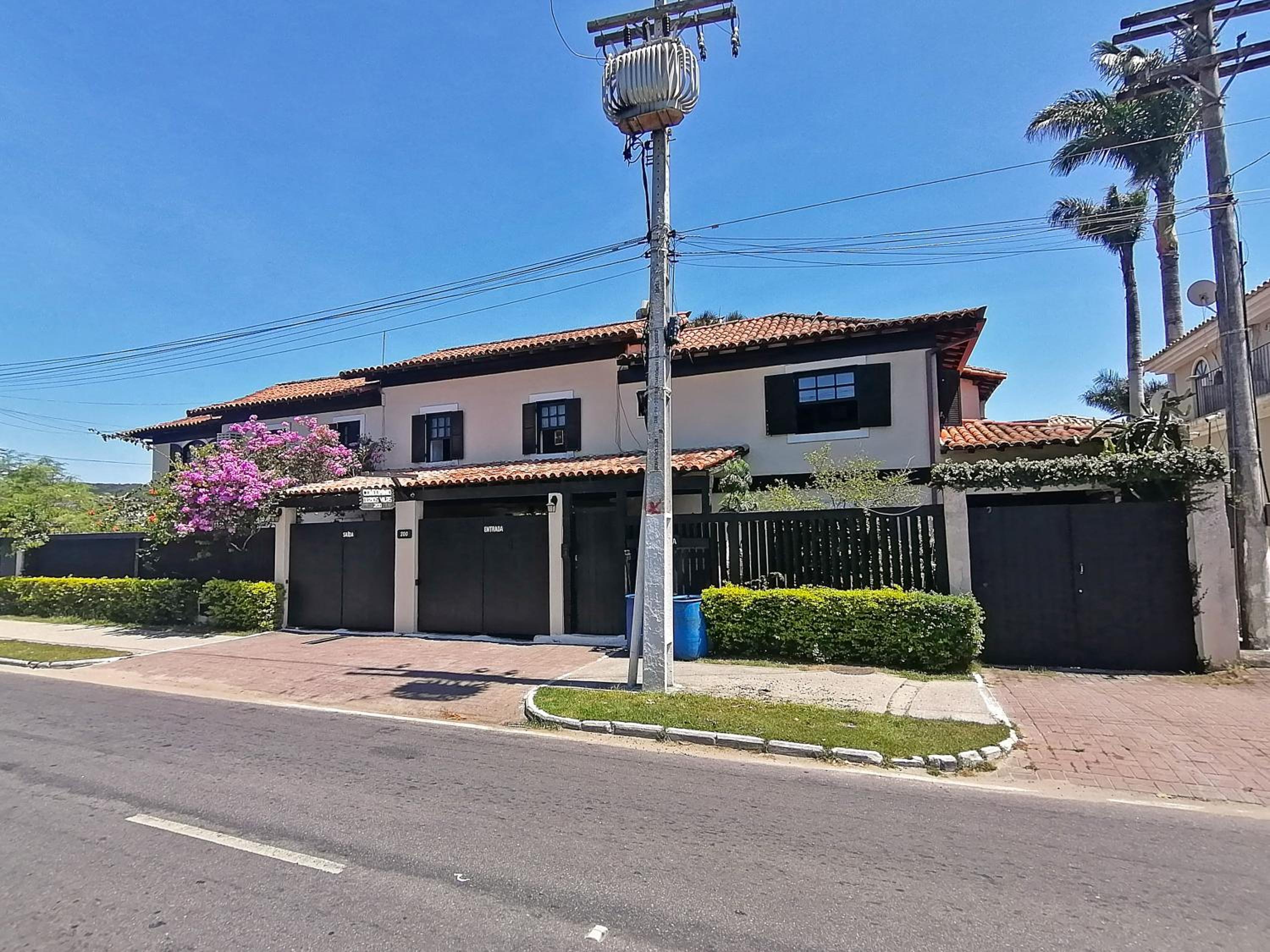 Casa 12 Búzios Vilas a 500m da Rua das Pedras, top localização em condomínio lindo e calmo, portaria 24h