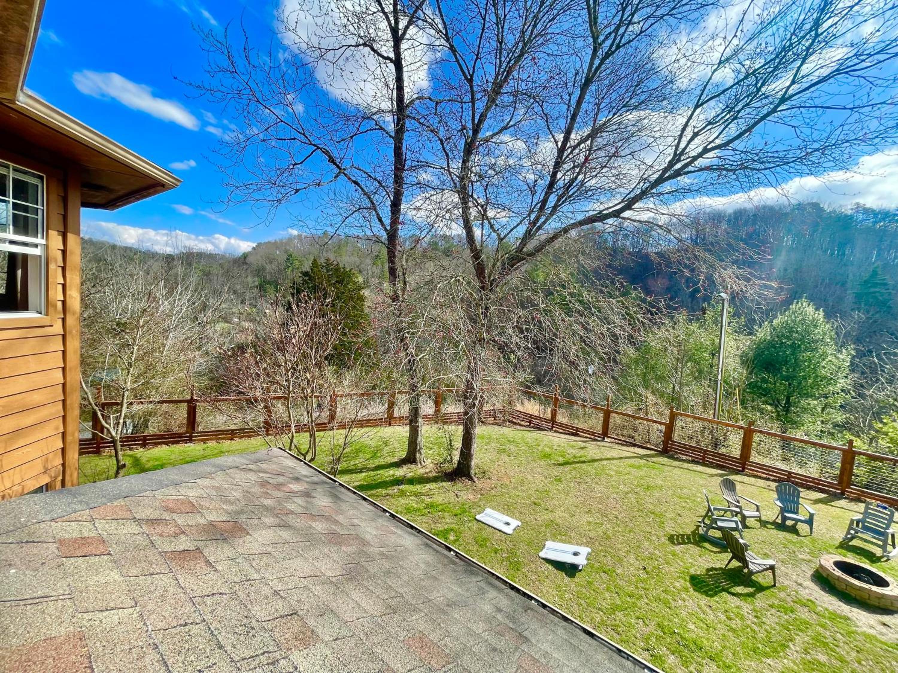 5Bedrooms*4KING BEDS*OUTSTANDING LOCATION*HotTub* view 5