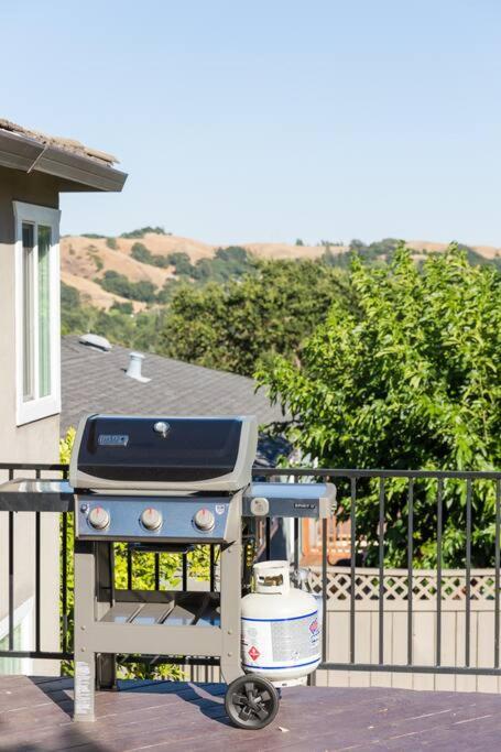 BREATHTAKING VIEWS Executive Lafayette Family Home