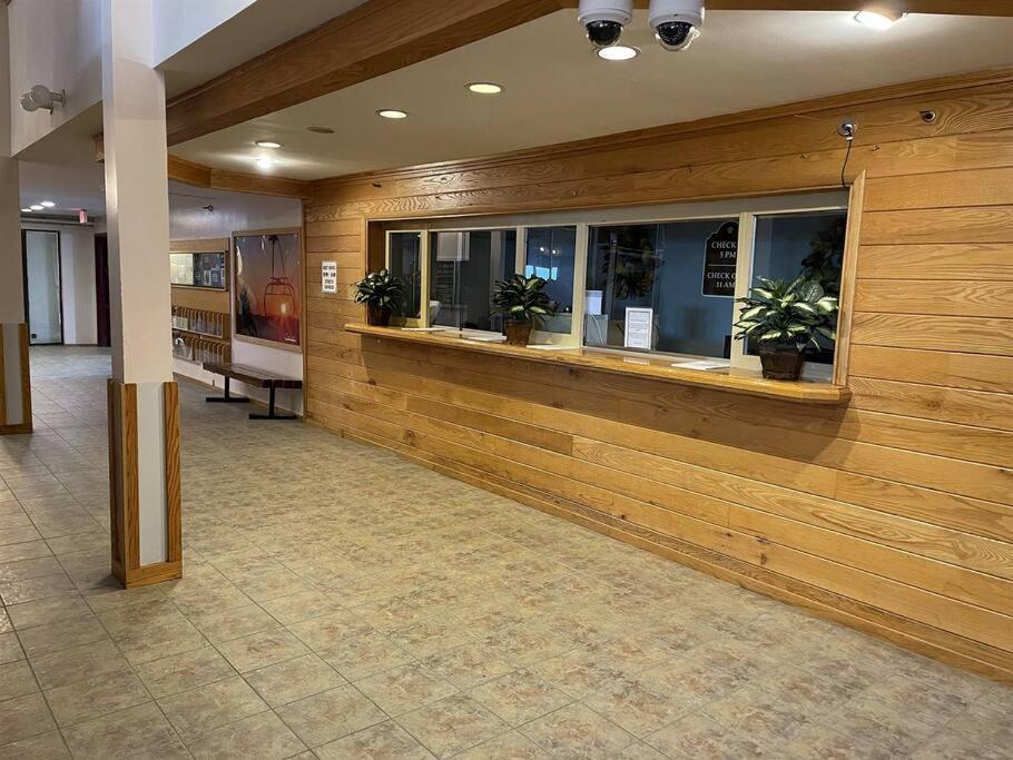 Snowshoe Ski-InSki-Out Steps to Ballhooter Lift Mountain Lodge Condo view 5