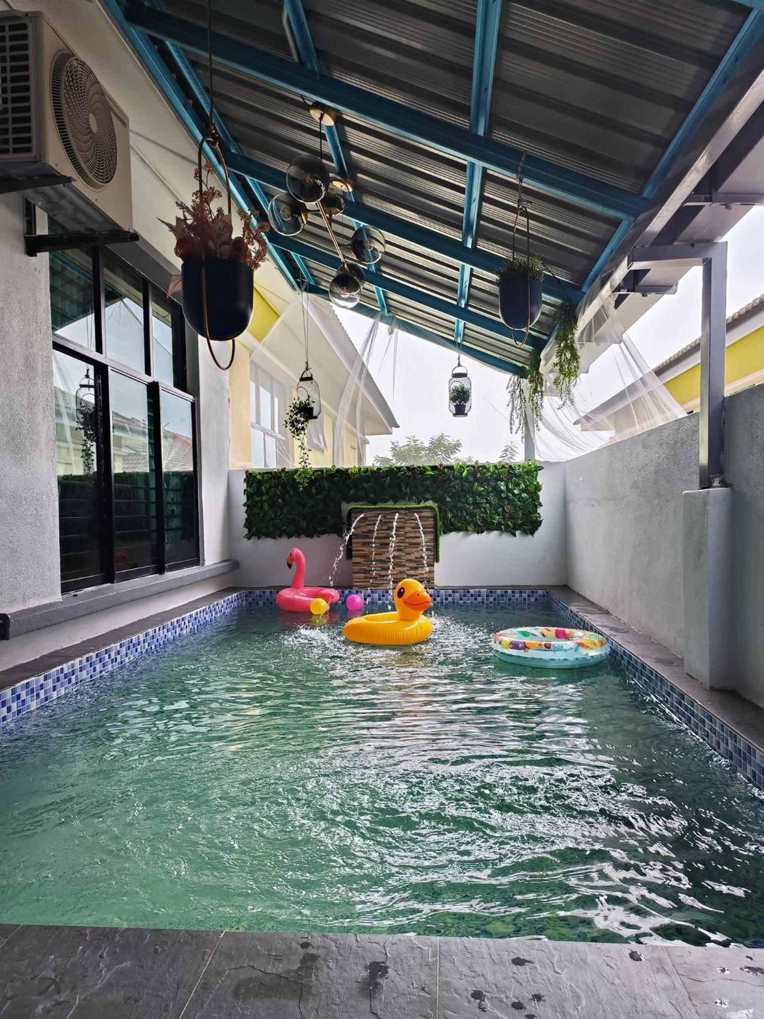 RUMAH MARYAM PRIVATE POOL DI PANTAI BESERAH photo 2