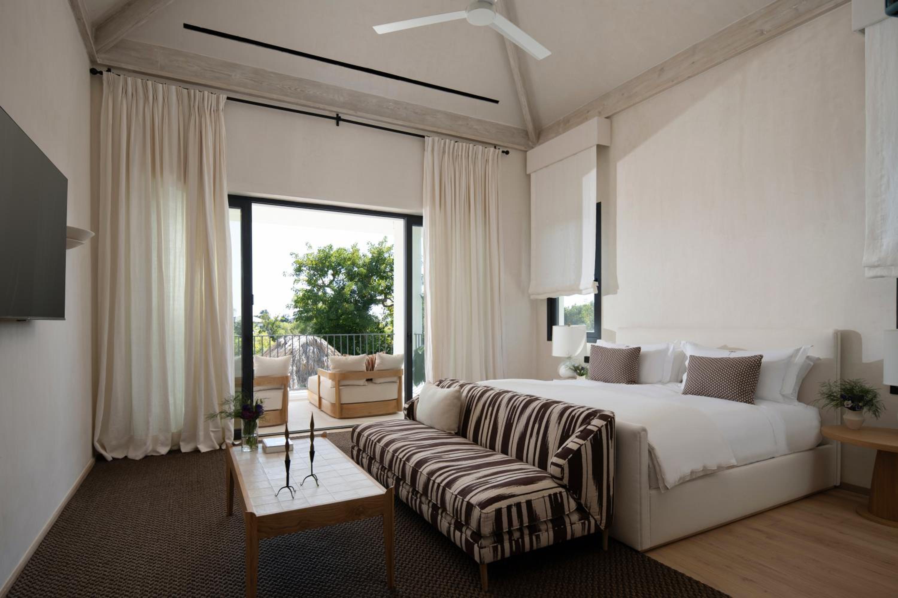 Villa Escondida by Lumina view 3