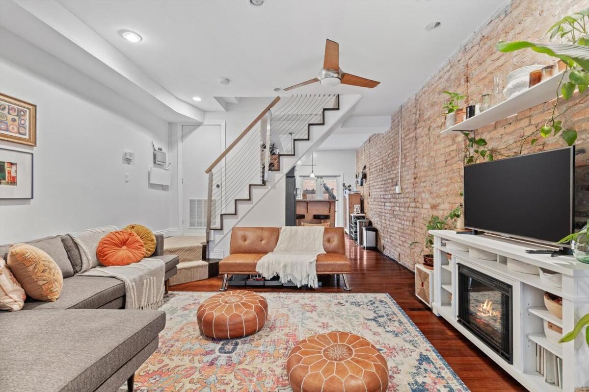 Columbia Heights Home METRO + Shopping + Parking view 3