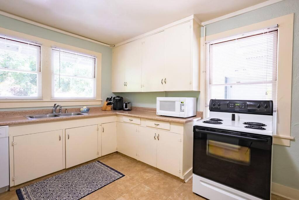 Private Cottage @ Keawakapu Beach Sleeps 6 - MMC2 view 3