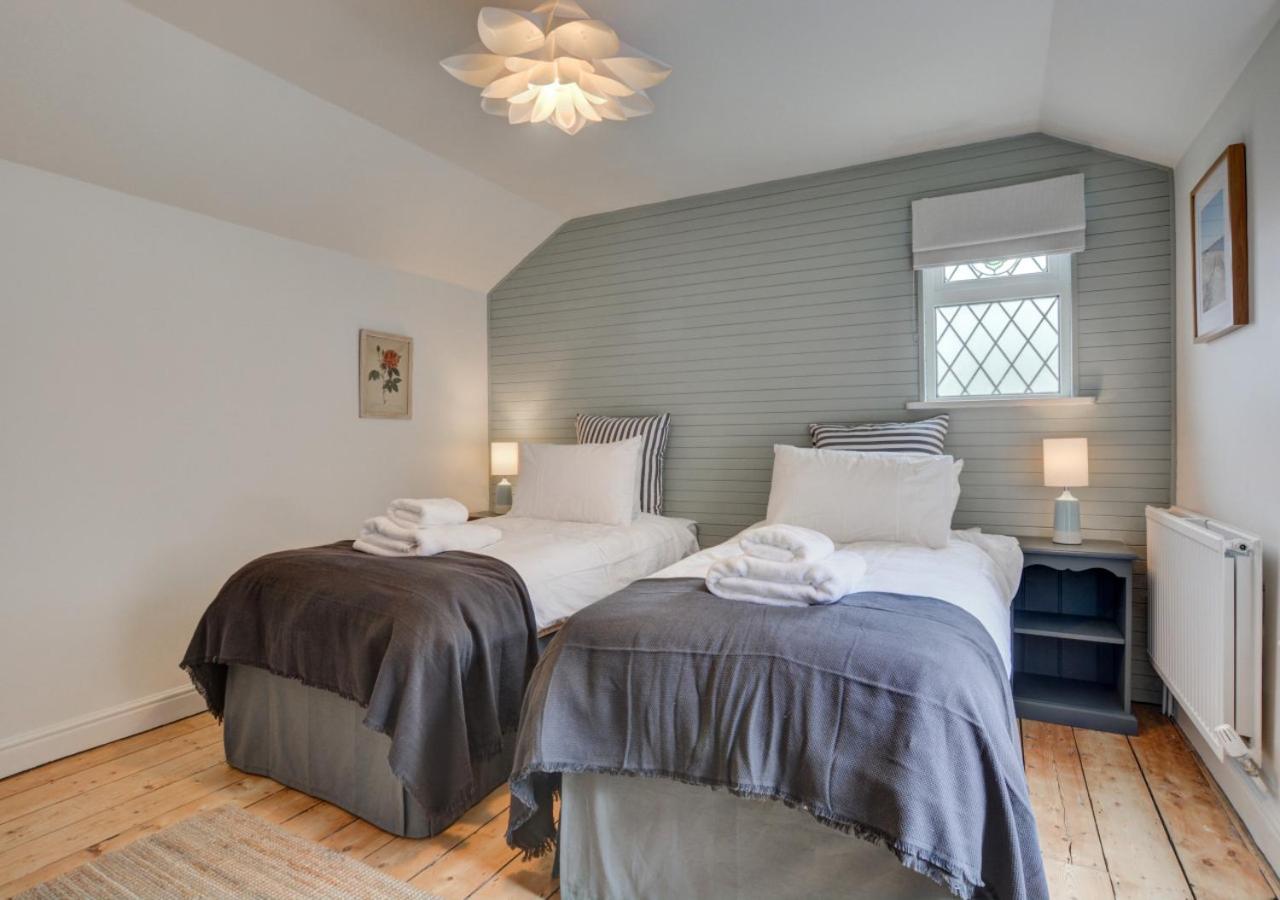 6 Bed in Cromer oc-1996