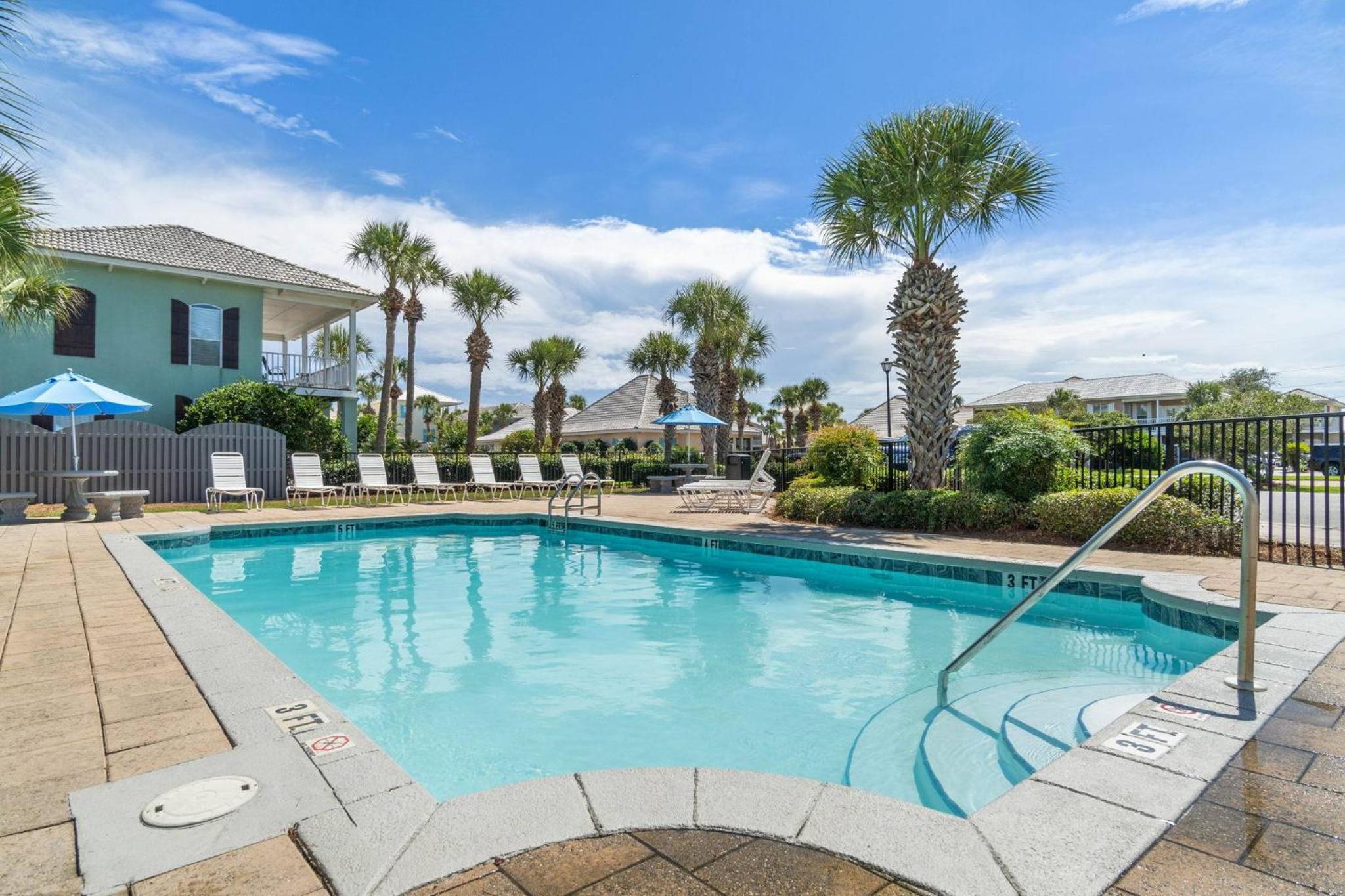 Sea Albert-Pet Friendly-Pool-Tennis-Walk2Bch! view 3